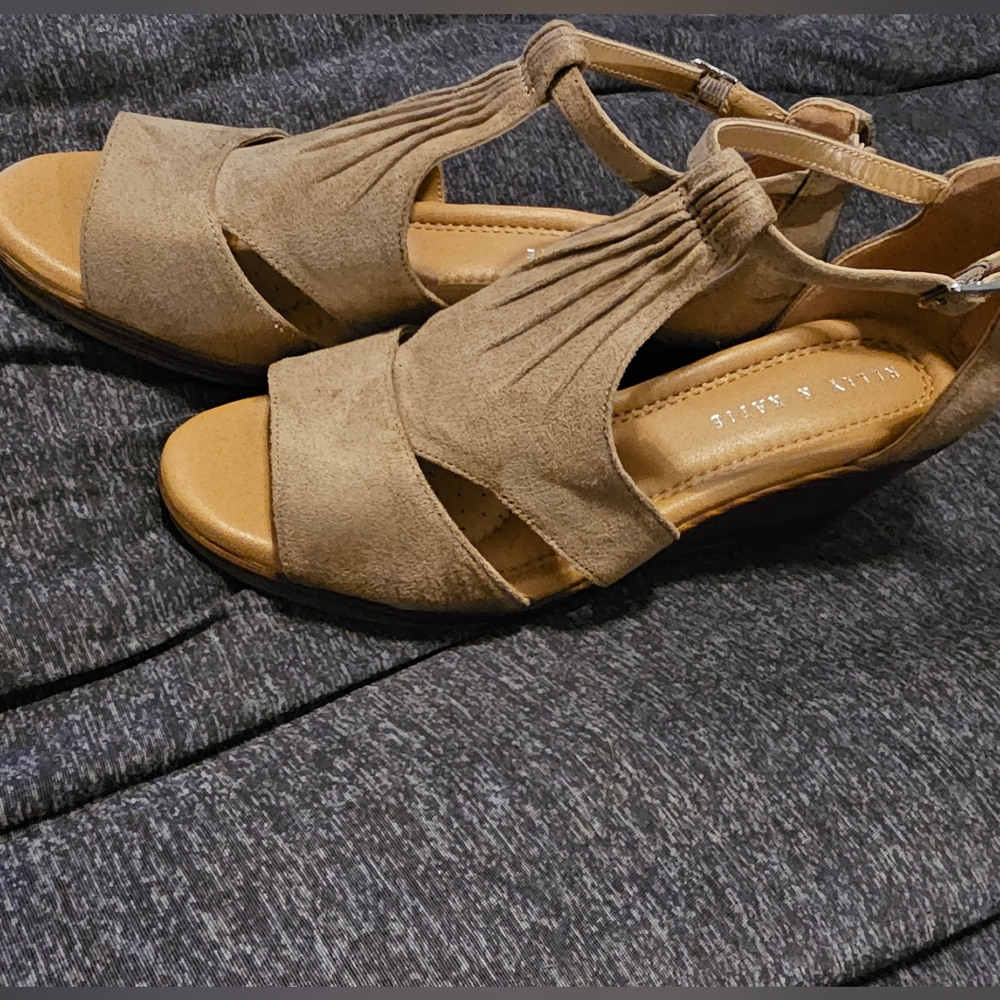 Kelly & Katie Wedges Sandles
